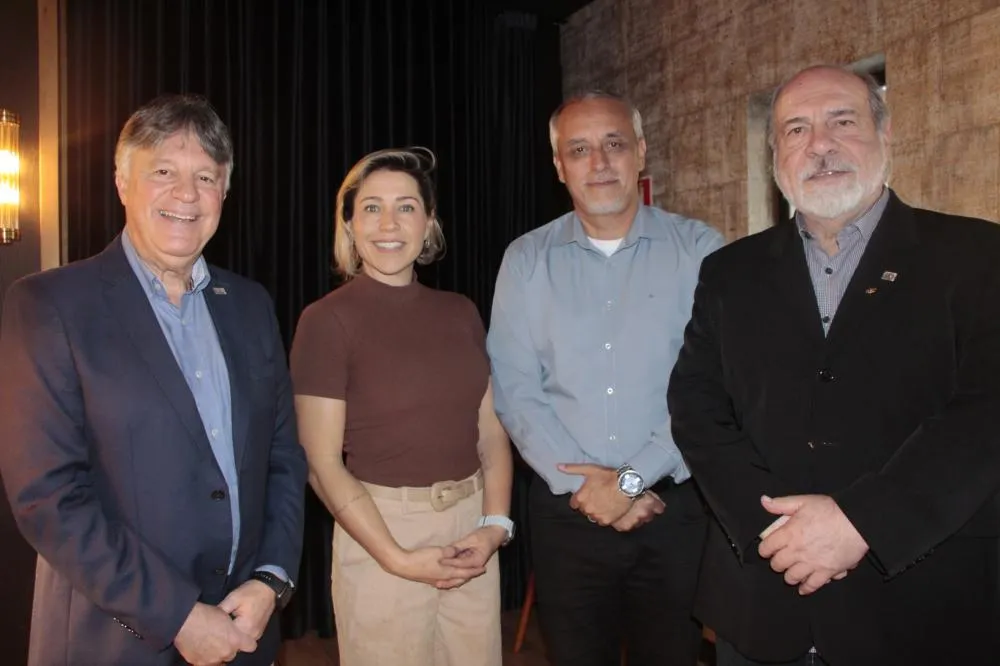 Associação dos Amigos da Polícia Militar do Grande ABC promove tradicional almoço e recebe a Capitã PM Karol e Fabio Soares, Vereador de São Caetano do Sul